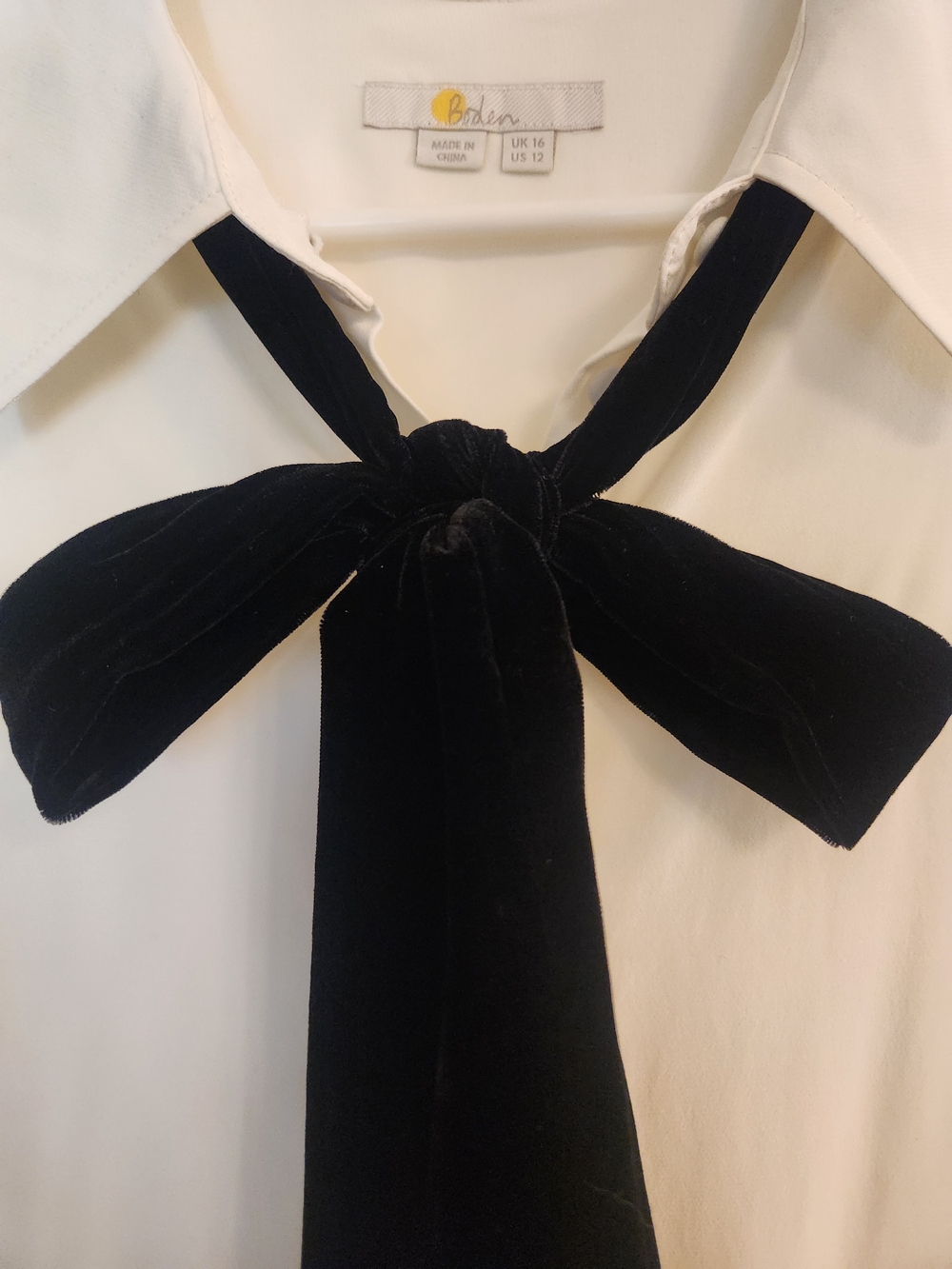 Boden Ivory Blouse with Black Bow Tie - Picture 7 of 7